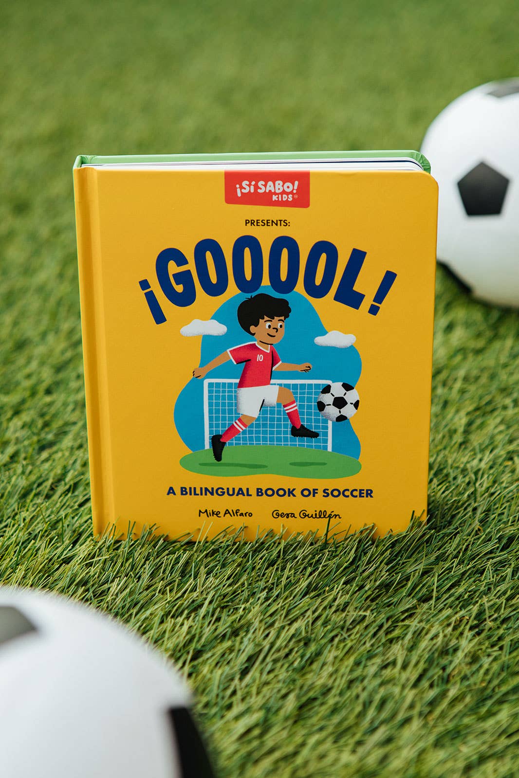 A Giftable Bilingual Board Book for Soccer-Loving Families